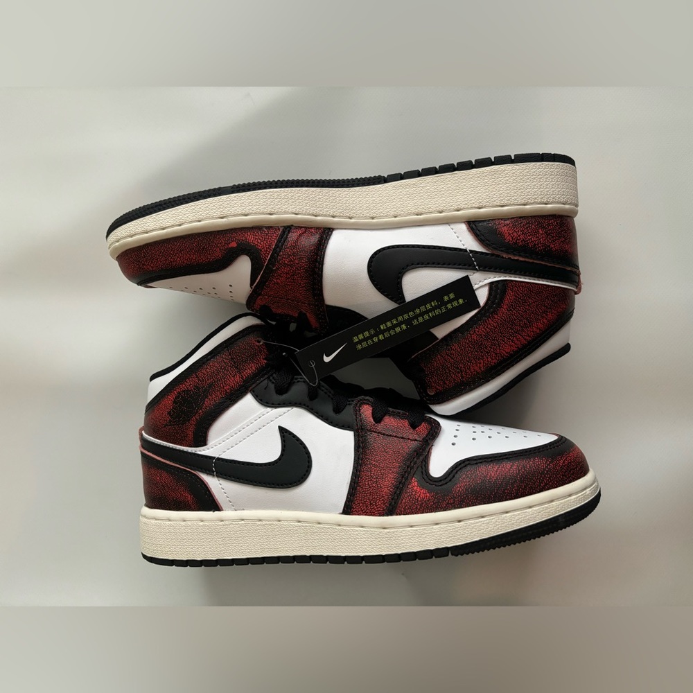 Nike Air Jordan 1 Mid SE GS Black & White Box Label with Red Accent 5.5Y